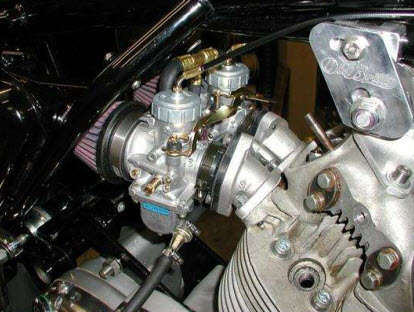 Old Britts - Throttle Setup for Twin Mikuni carbs.jpg